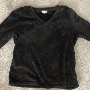 Fuzzy black Top